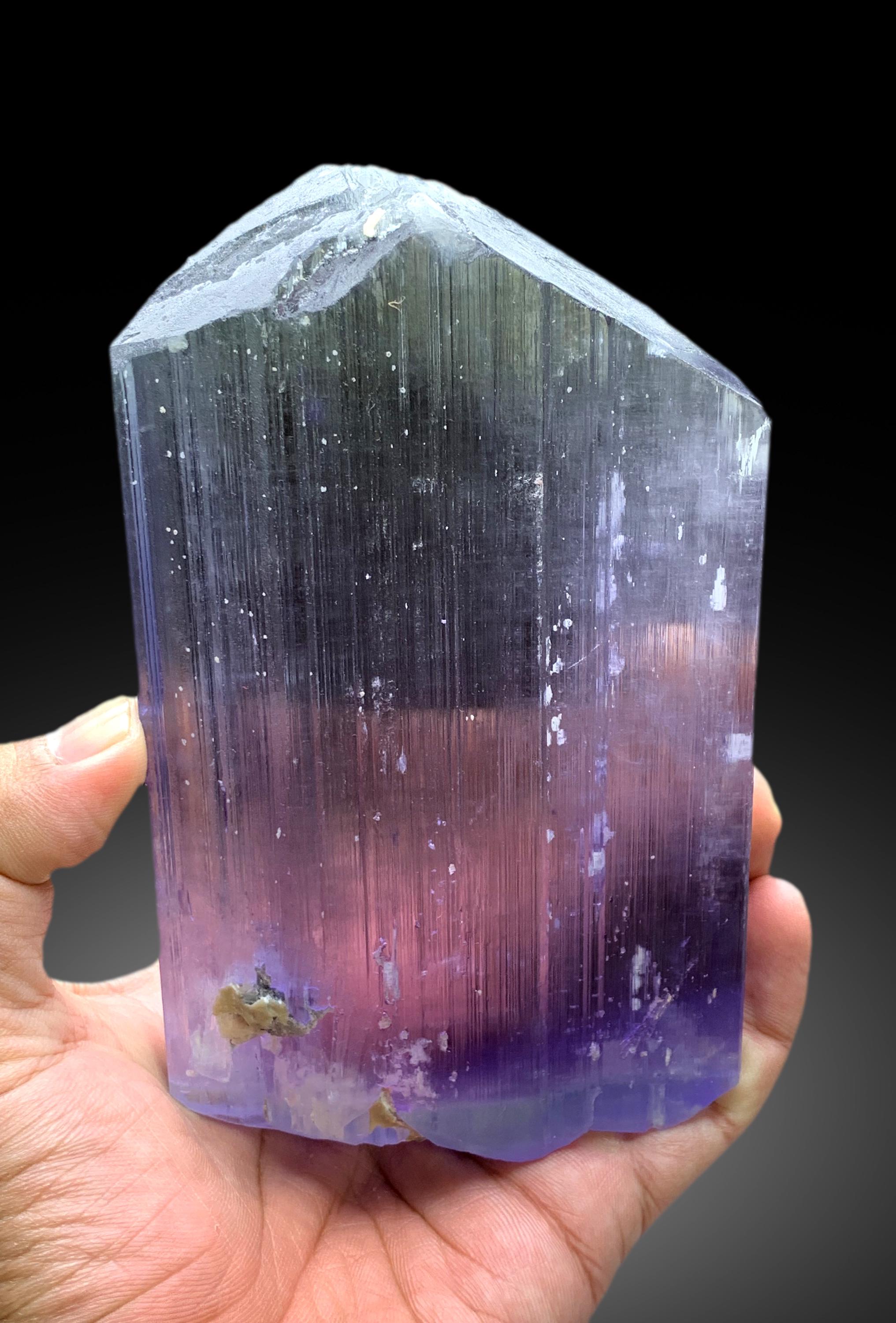 青紫色のクンツァイト結晶、アフガニスタン産スポジュメン鉱物、1083