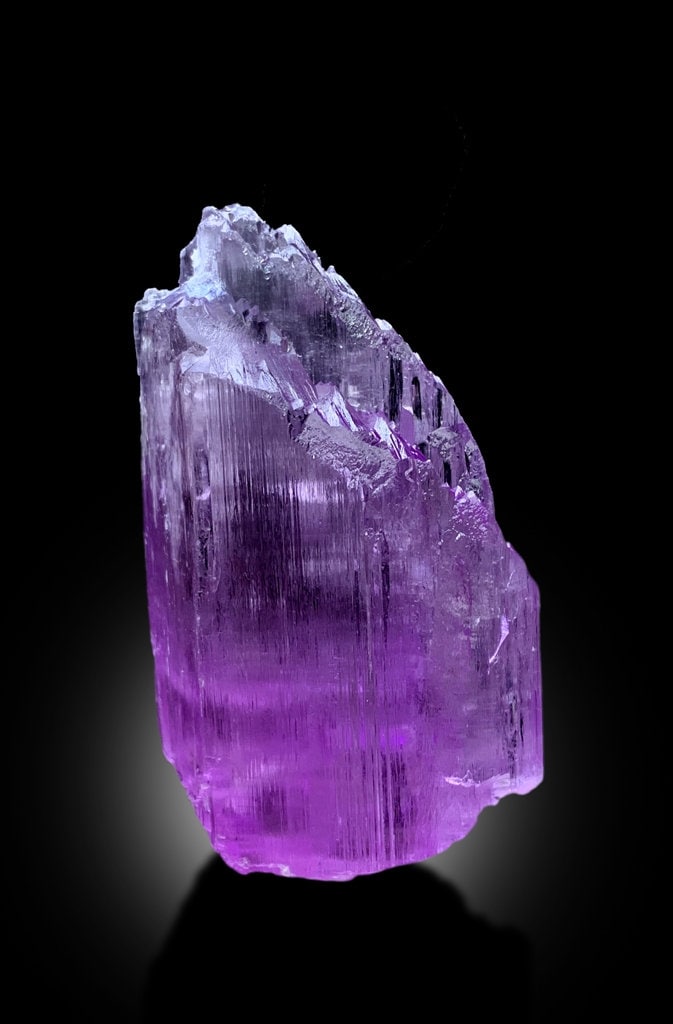 アフガニスタン産天然ディープピンククンツァイトクリスタル、108g