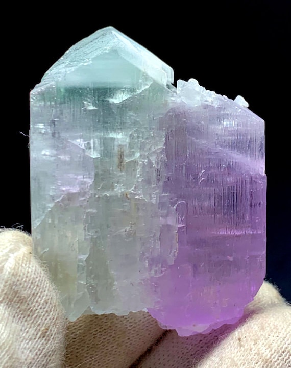 天然のバイカラークンツァイトクリスタル