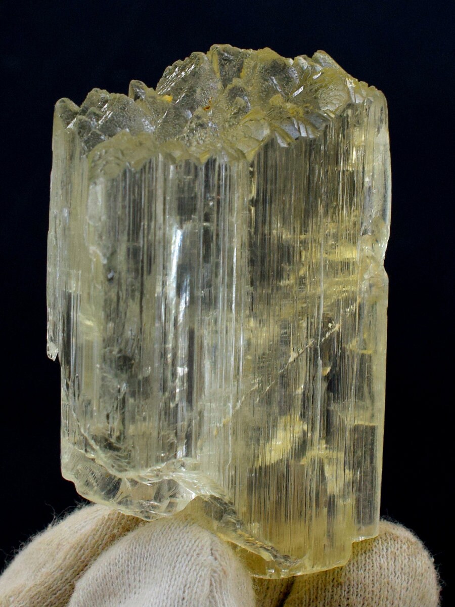 天然の黄色のトリフェーン クンツァイト クリスタル 天然の黄色のトリフェーン クンツァイト クリスタル