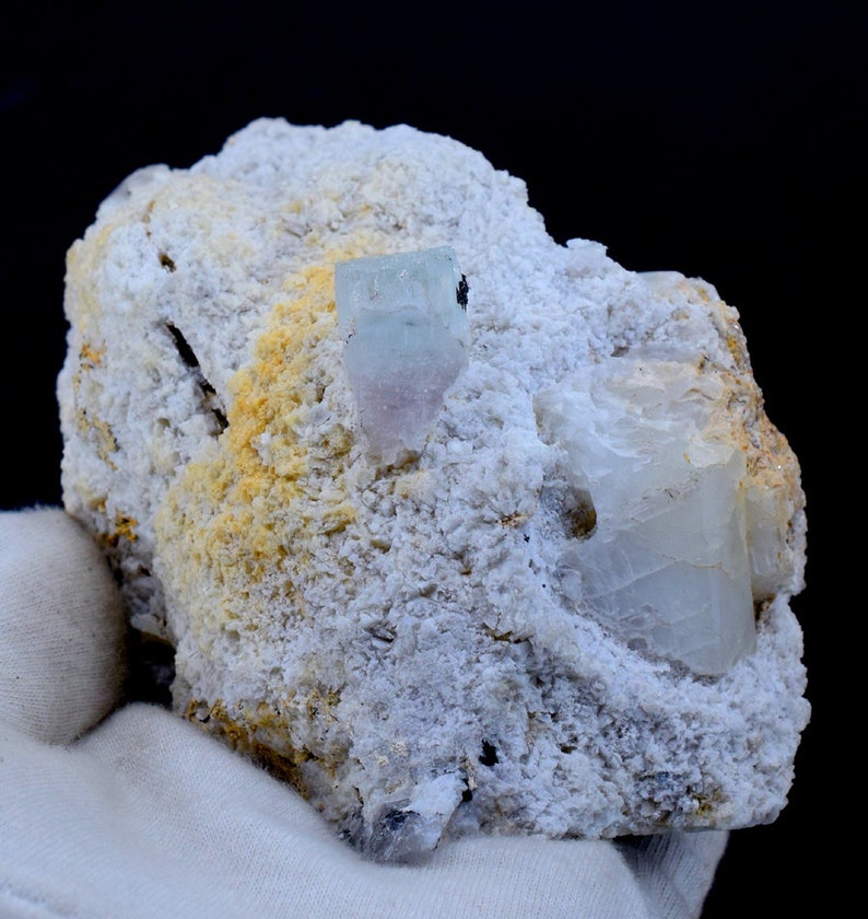 Bi Color Beryl Crystal on matrix frpm Skardu Pakistan 114*65*73 mm AquaMorganite Aquamarine Morganite var 703 Gram