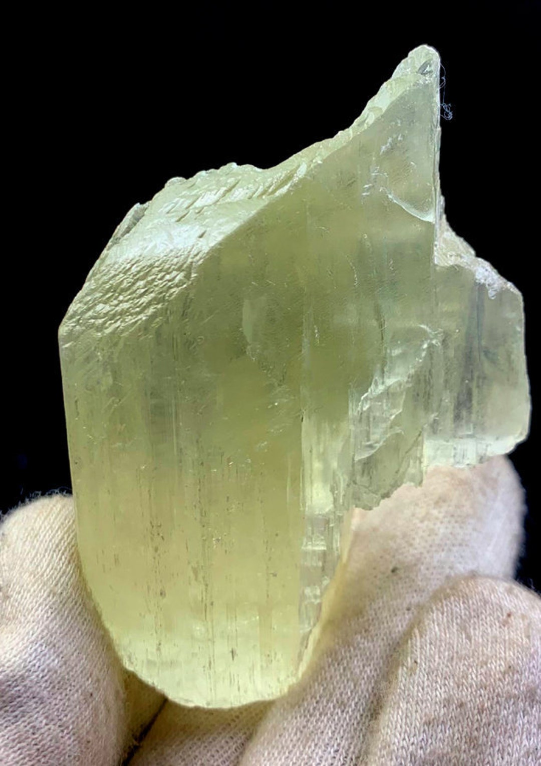 Yellow Kunzite Crystal , Triphane Kunzite Natural Crystal From