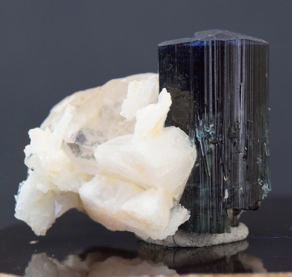 ブルーキャップトルマリンクリスタル、劈開石、石英、長石鉱物標本