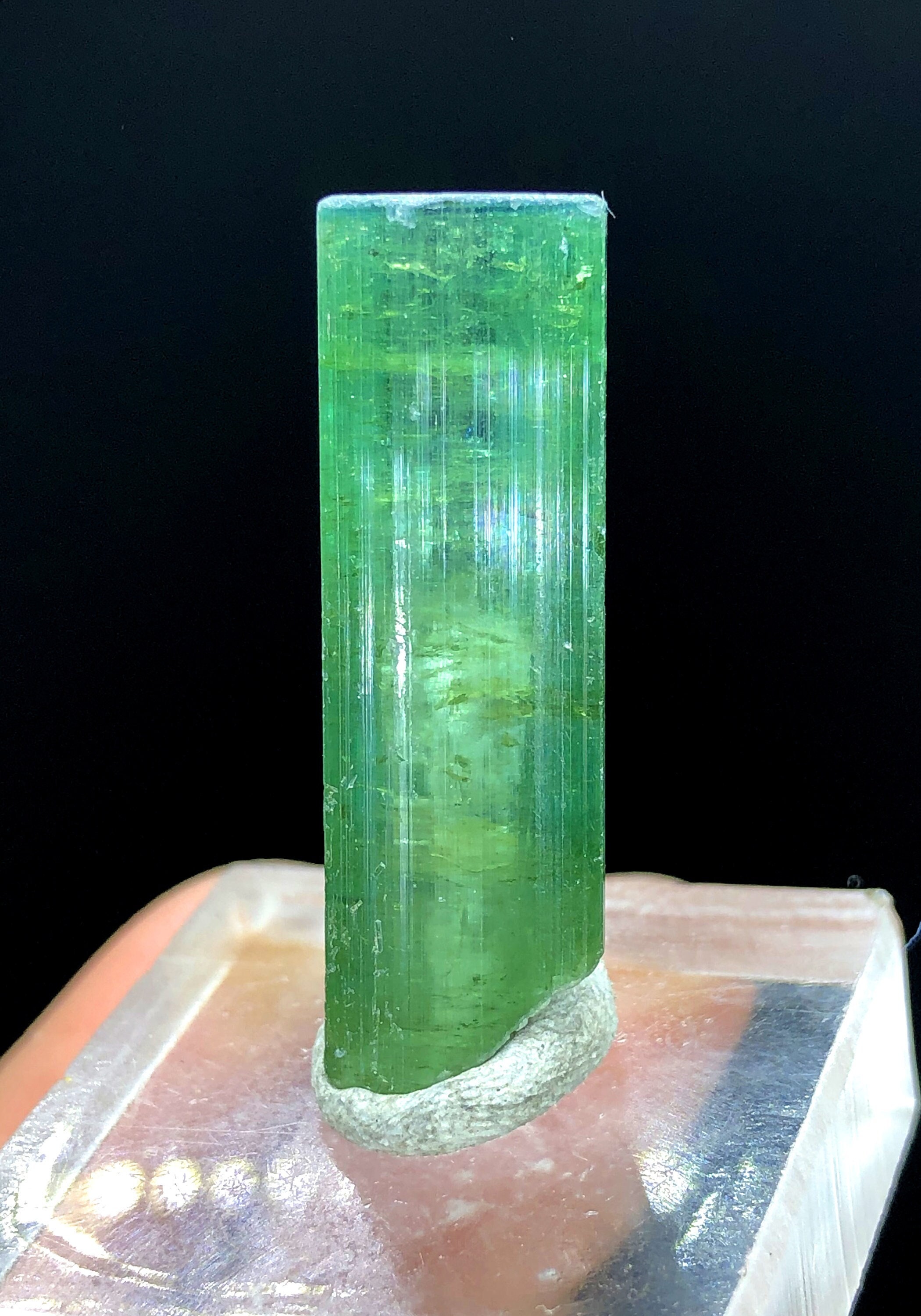 グリーントルマリン結晶：アフガニスタン産原石（31.70カラット
