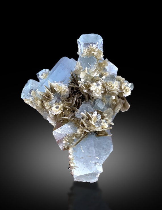 アフガニスタン産アクアマリン結晶1/鉱物標本 ブルーアクアマリン結晶