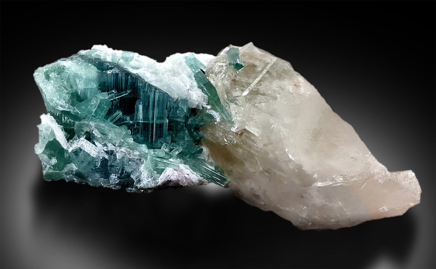 ブルートルマリンとクォーツ標本：原石鉱物クラスター（361g） - Etsy 日本