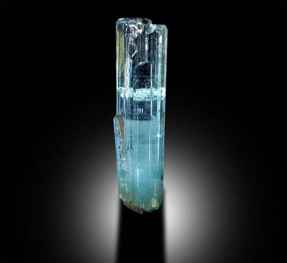 アクアマリンクリスタル、天然ブルーアクアマリン、パキスタンの