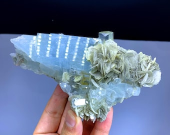 Hemelsblauw aquamarijncluster met mica uit Nagar Valley District Skardu, Pakistan - 388 gram
