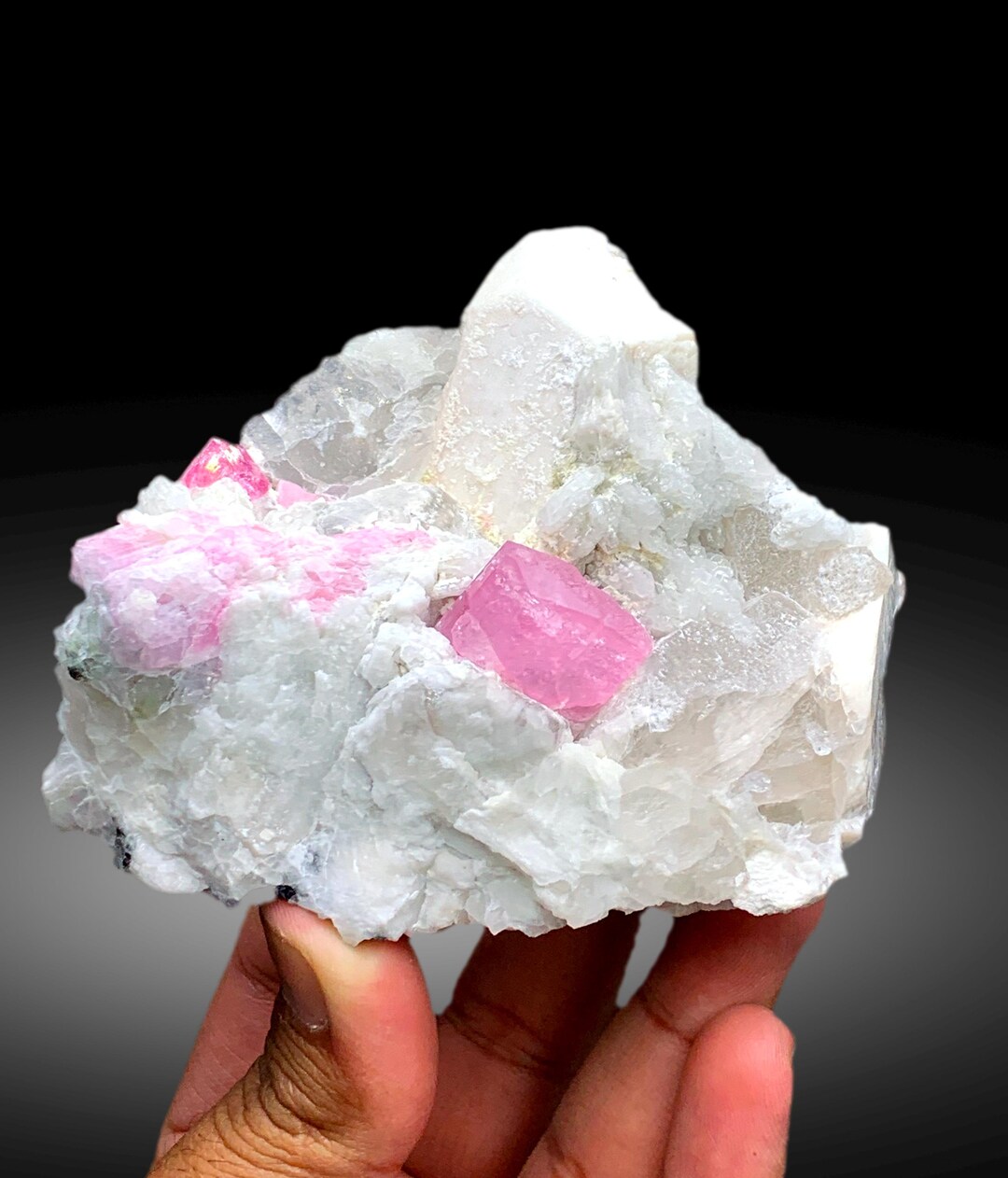 ピンクトルマリン結晶、水晶、雲母、長石を含むアフガニスタン産原石