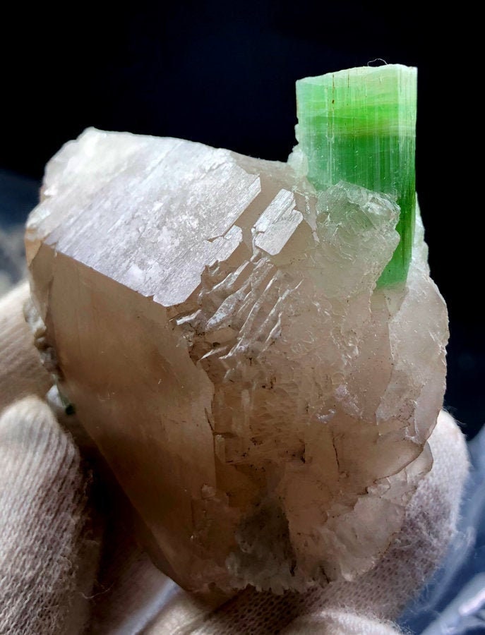 アフガニスタン産天然トルマリン結晶（クォーツ鉱物標本）- 78グラム