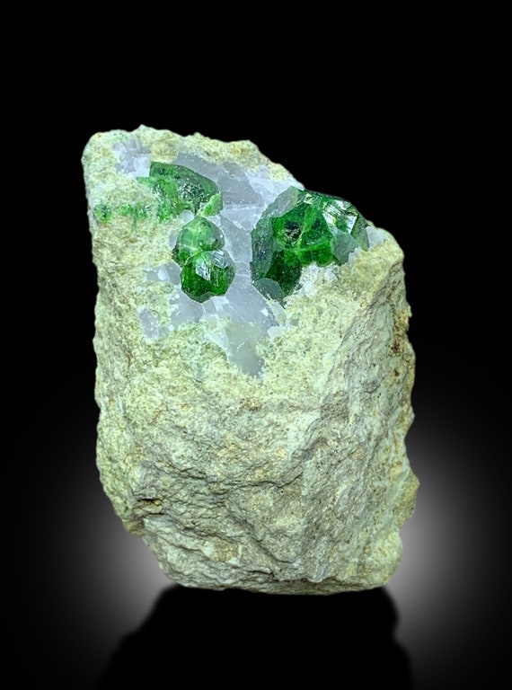 デマントイドガーネット ⑤ イラン産 / 天然石 原石 鉱物標本