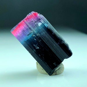 ブルートルマリン、水晶、トパーズ、白雲母の共生標本 ブルートルマリン、水晶、トパーズ、白雲母の共生標本