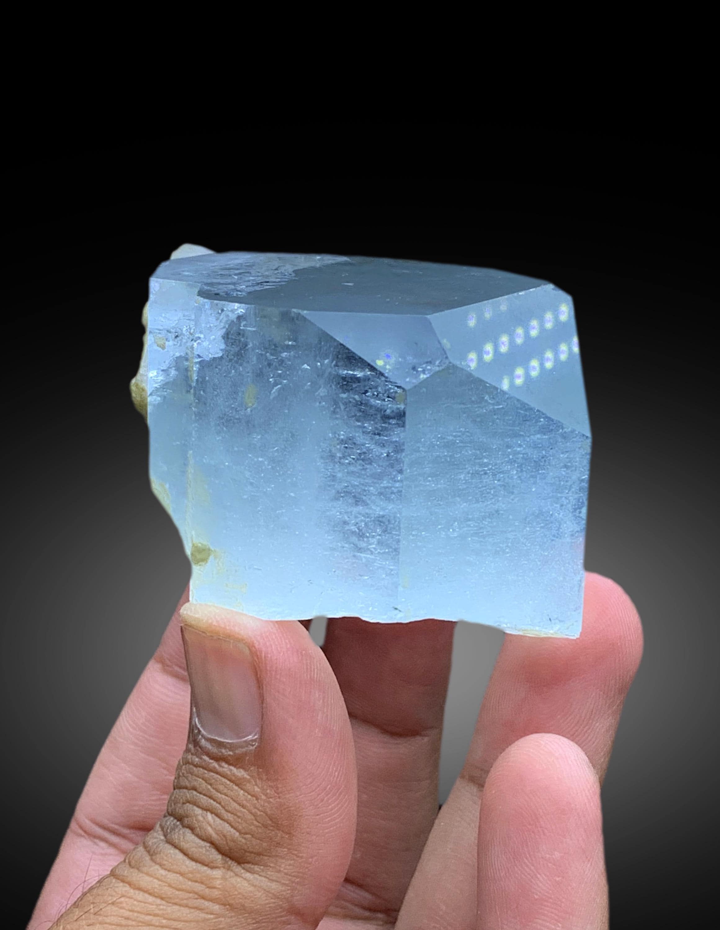 ブルーアクアマリンクリスタルとアルバイト ブルーアクアマリンクリスタルとアルバイト