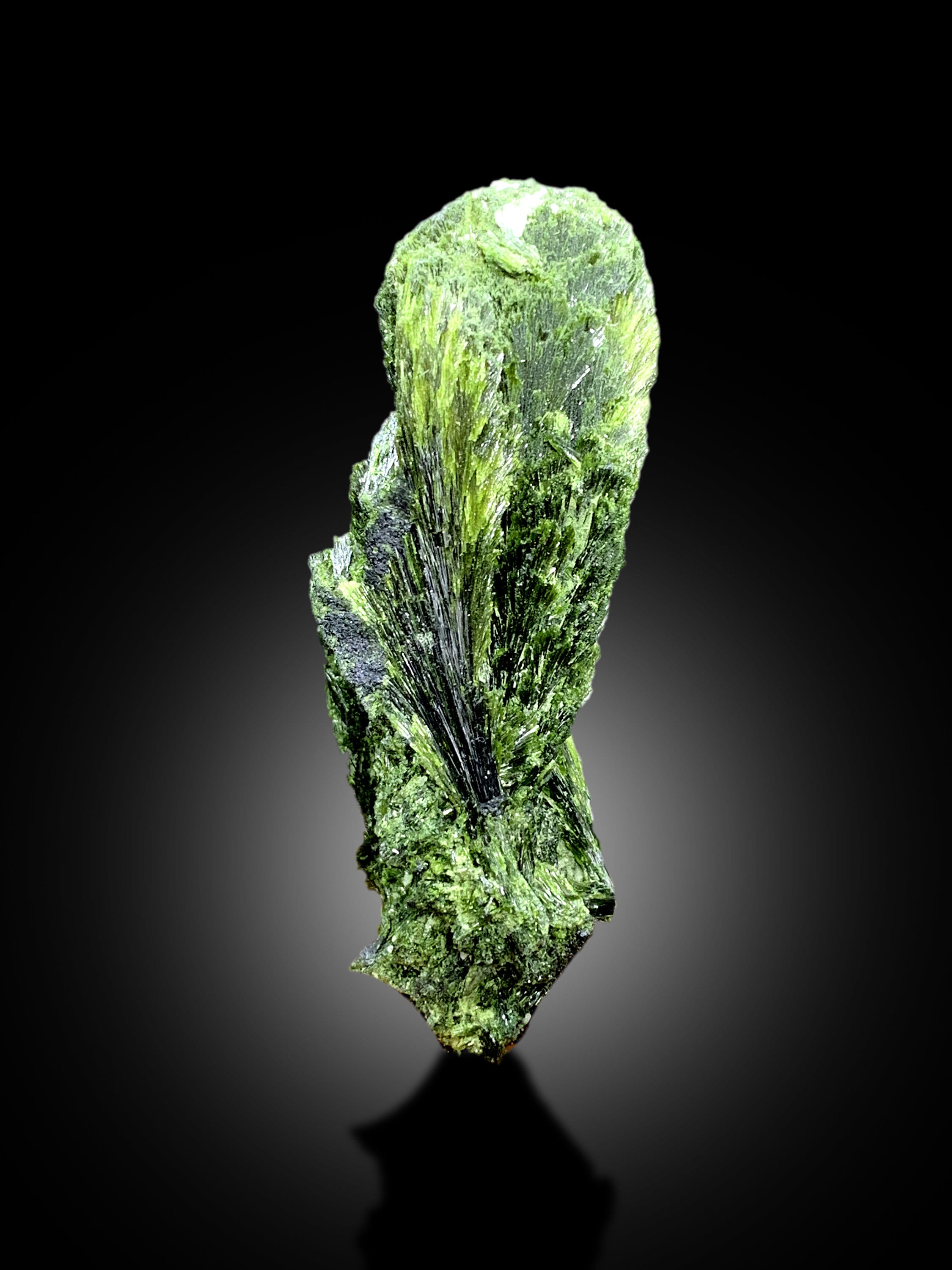 Natural Green Color Epidote Crystals Cluster, Epidote Specimen, Epidote ...
