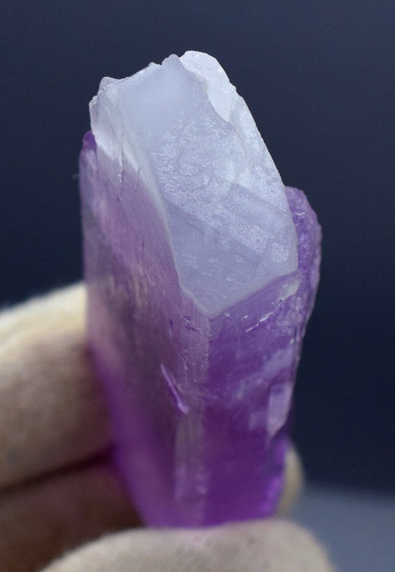 アフガニスタン産ピンククンツァイトクリスタル - 82グラム - Etsy 日本