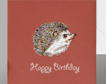 Linda tarjeta de cumpleaños de erizo. El erizo 'Grumpy' dibujado a mano hará sonreír a alguien. Gran tarjeta de felicitación de erizo para una tarjeta de cumpleaños.