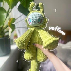 Alien Lyra Plush Crochet Pattern (PDF Digital Download)