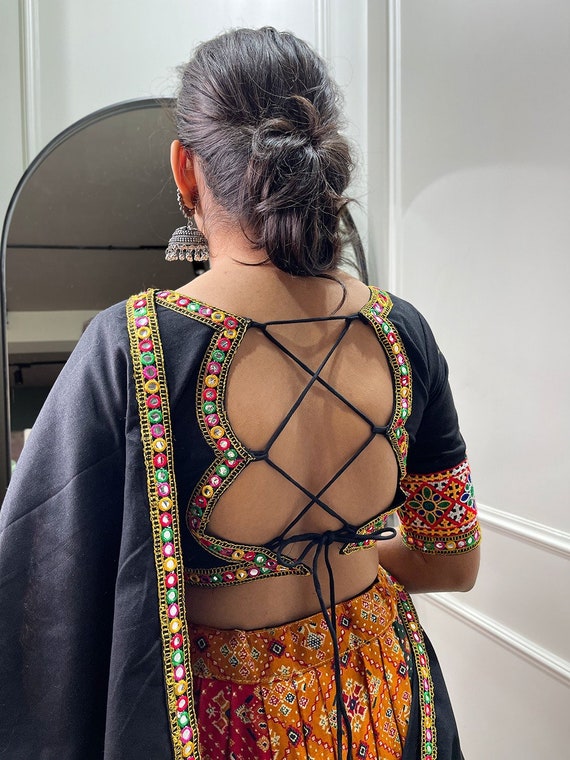 Trending: 10 Offbeat Dandiya/Garba Dresses To Make An Impression This  Navratri - Boldsky.com