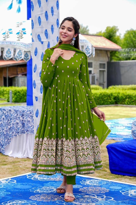 Blue Colored Velvet Embroidered Anarkali Gown at Rs 2225 | Embroidered Anarkali  Suits in Surat | ID: 14933526148