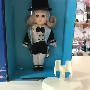 Broadway-Ginny 8”