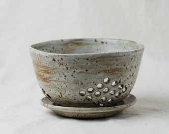 Small Berry Bowl / Colander