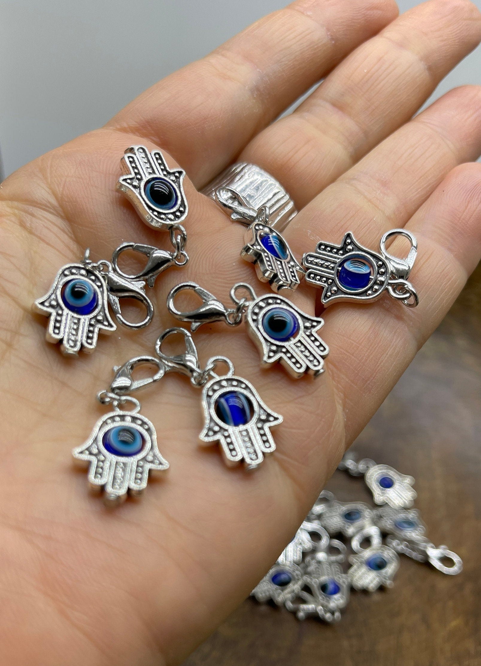 China Factory Gemstone Chips Cluster Pendant Decoration, Hamsa Hand with  Evil Eye Lobster Clasp Charms, Clip-on Charms, for Keychain, Purse,  Backpack Ornament 135mm in bulk online 