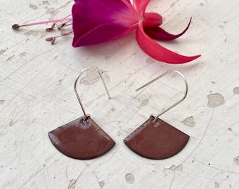 925 シルバー エナメル イヤリング ブラウン ジュエリー、イヤリング、イヤーフック、スタッド イヤリング、エナメル ジュエリー、手作り、エナメル、ガラス、ジュエリー