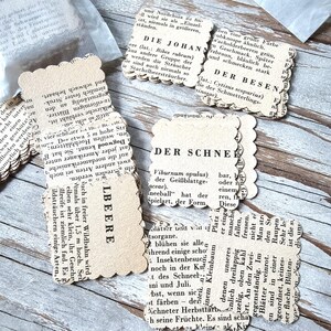 Fustelle vintage quadrate, font biscotti quadrati beige, vecchie piante di carta botanica testo per collage, creazione di biglietti e scrapbooking