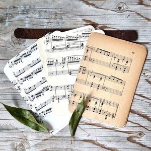 Papier à musique vintage coins arrondis éphémère partitions anciennes bricolage artisanat art fabrication de cartes scrapbooking journalisation blanc crème sépia choix