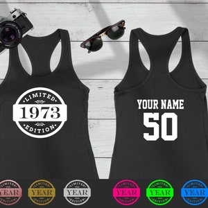 1973 Limited Edition Geburtstags-Tank-Top | 50. Geburtstag Tank Top | Racerback | Personalisiert | Geschenk für sie | Weiß, Glitter oder Neon Logo