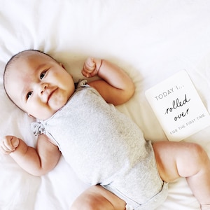Baby Milestone Cards - Printable Baby Milestone Card - Gender Neutral Milestone Cards - Photo Prop - Instant Download - Newborn - Baby Props