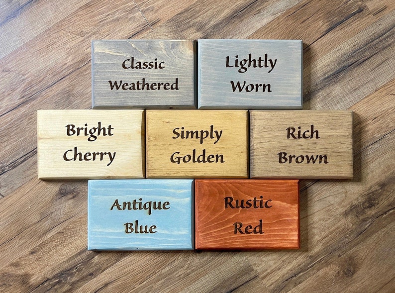Puede incluir: Seis muestras de madera te&ntilde;idas en diferentes colores. Los colores son: Classic Weathered, Lightly Worn, Bright Cherry, Simply Golden, Rich Brown, Antique Blue y Rustic Red.