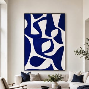 Grande pintura abstrata azul-marinho: arte de parede em tela texturizada bege