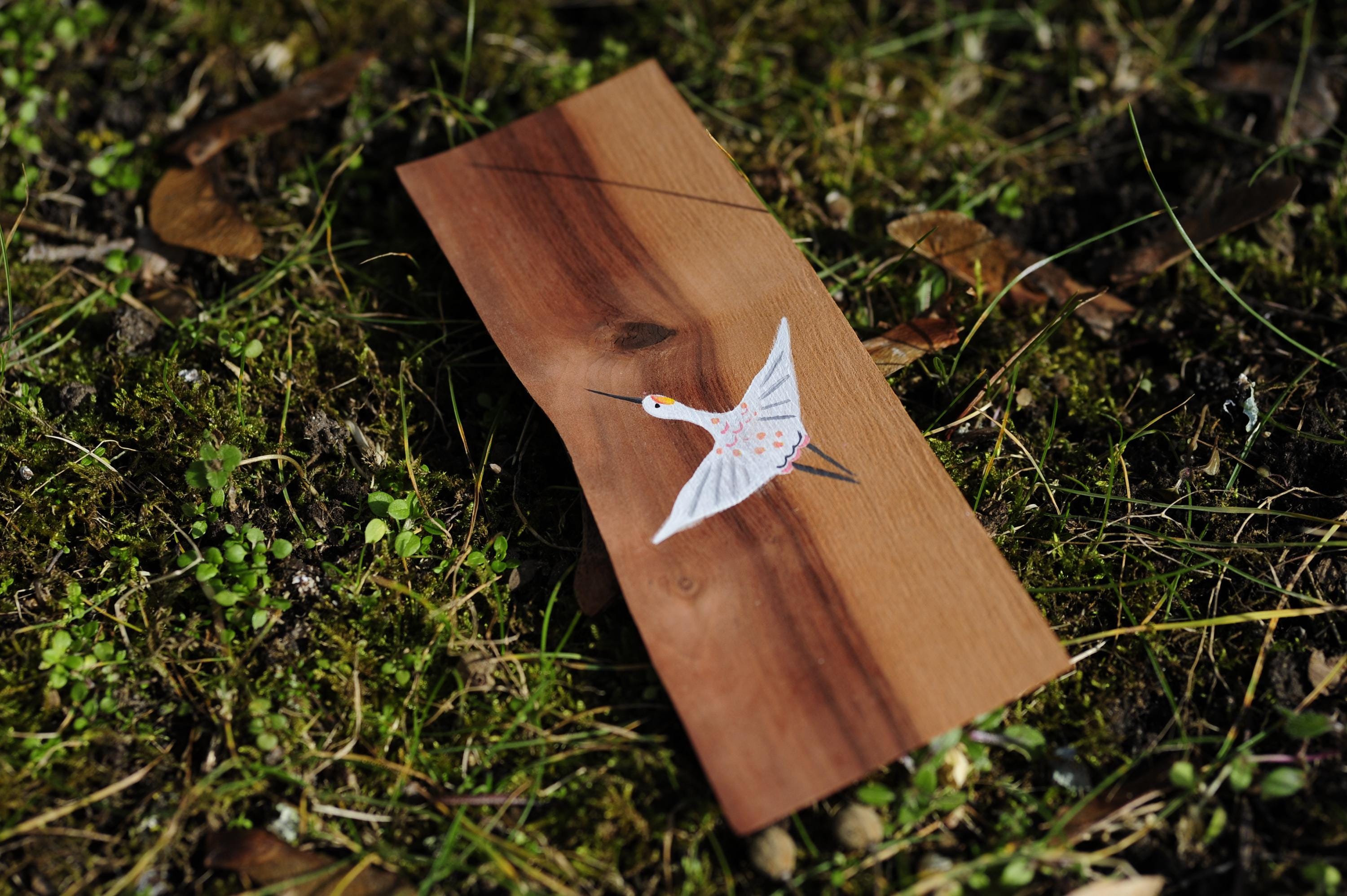 wooden bookmark | handpainted wood | natural gift | crane | nature | animal | japan | bird | art | unique art | Haselmond | naturelover