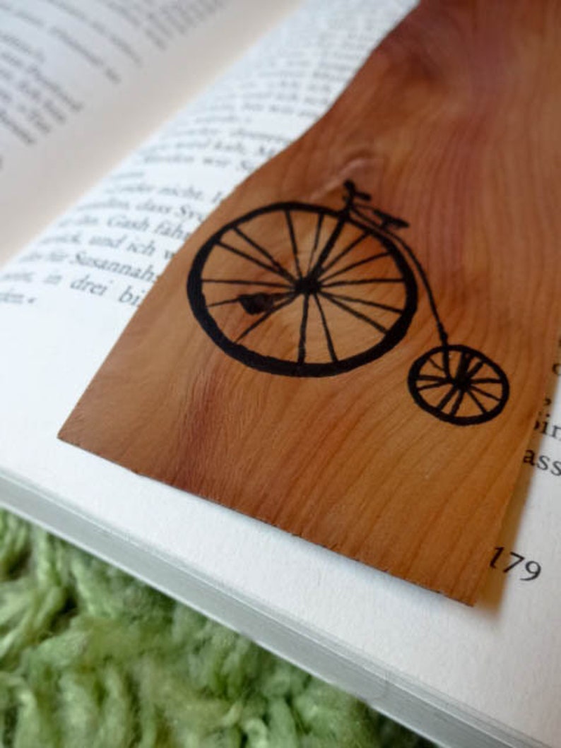 Lesezeichen handbemalt Holz antikes Fahrrad Bild 1