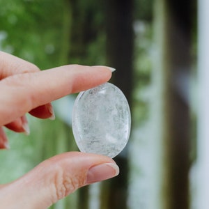 Clear Quartz Stone of the Month August Awakening Forehead Chakra image 3
