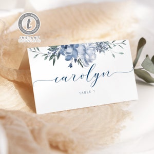 Staubige Blaue Blumen Hochzeit Tischkarten Vorlage (Digitaler Download)