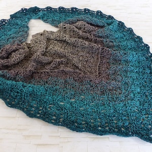 Crochet pattern Beache 4 a narrow triangular scarf with shell pattern and relief pattern/ Instructions in German