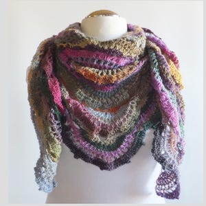 Crochet pattern Beache great triangular scarf with shell pattern / Instructions in German