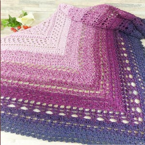 Crochet pattern Shining Eyes, a shawl for charity, Hidden Angels / Instructions in German and English