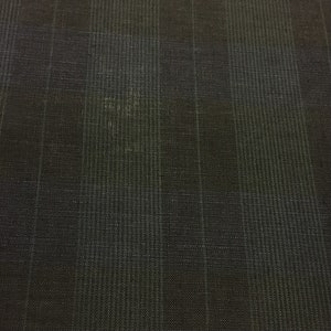 Tessuto sartoriale 100% Lino, Stoffe italiane a metraggio, Colore blu scuro con le strisce azzurre, tessuto ecologico al metro