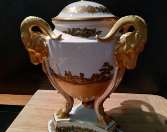 Cazuela Luis XVI con cabras de la fábrica Rosenthal