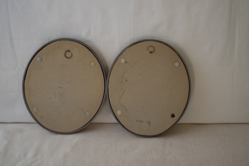Pair of medallions e dried flowers