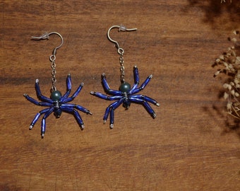 Earrings "Poecilotheria metallica" small spider earrings made of beads, spooky look, witch goth creepy crawly pagan jewelry Halloween