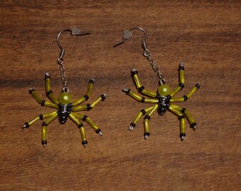 Earrings "Argiope Bruennichi" small spider earrings made of beads, spooky look, witch goth jewelry creepy crawly pagan jewelry