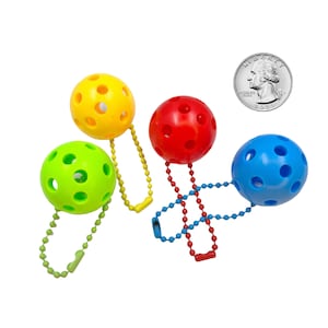 Super süße Micro Taschenanhänger / Pulls, kleine lustige Pickleballs, vier Farben, Pickleball Taschenanhänger - Jetzt mit passenden Ketten !!