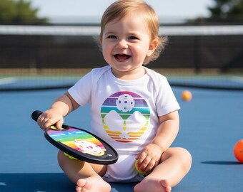 Pickleball Rainbow - babypakje pickleball.. Babypakje Pickleball - Babykleding Pickleball - Babykleding Pickleball