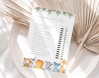 Könnte beinhalten: Eine grüne und weiße druckbare Babyparty-Spielkarte mit dem Text "Mama oder Papa?" und einer Liste von 15 Fragen über die werdenden Eltern. Die Fragen werden von einer Spalte mit Schnurrbart- und Lippen-Symbolen für die Gäste zum Ankreuzen gefolgt.