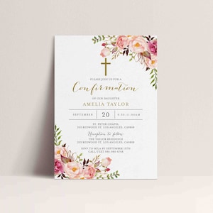 K&ouml;nnte beinhalten: Eine wei&szlig;e Einladungskarte mit einem goldenen Kreuz und dem Text "Confirmation" in Kursivschrift. Die Karte ist mit rosa und wei&szlig;en Aquarellblumen verziert. Der Text auf der Karte enth&auml;lt das Datum, die Uhrzeit und den Ort der Konfirmationszeremonie sowie den Namen der Person, die konfirmiert wird.