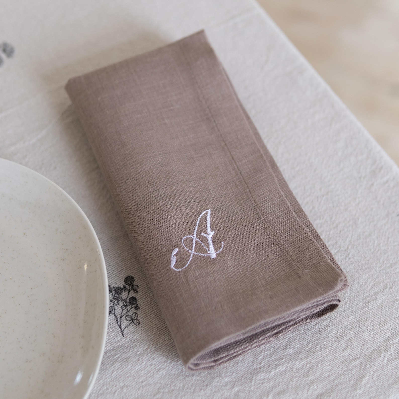 Embroidered Linen Napkins Set: Personalized Cloth Wedding Napkins - Beige, Yes